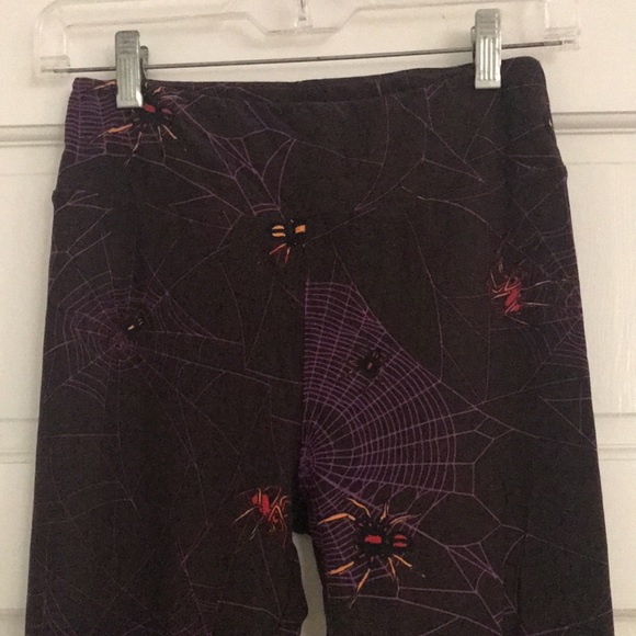 LulaRoe SPIDERS & WEBS Print LEGGINGS *One Size* - Picture 3 of 9